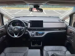 2022 Honda Odyssey 2.0L e:HEV, белый — фото 5