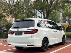 2022 Honda Odyssey 2.0L e:HEV, белый — фото 9