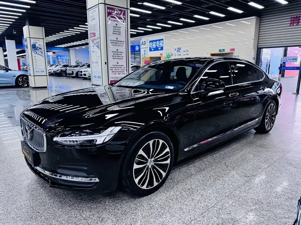 2023 Volvo S90