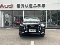 2023 Audi Q7 45 TFSI quattro S line, чёрный — фото 1