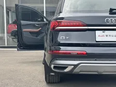 2023 Audi Q7 45 TFSI quattro S line, чёрный — фото 7
