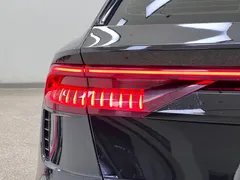 2022 Audi Q8 55 TFSI — фото 12