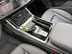 2022 Audi Q8 55 TFSI — фото 28