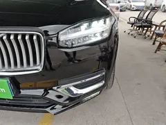 2021 Volvo XC90 B5 Luxury 7-seat, чёрный — фото 3