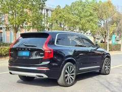 2021 Volvo XC90 B5 Luxury 7-seat, чёрный — фото 17