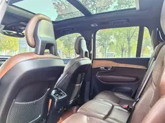 2021 Volvo XC90 B5 Luxury 7-seat, чёрный — фото 24