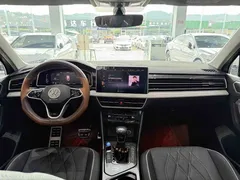2022 Volkswagen Tiguan L 330TSI AT 2WD R-Line — фото 10
