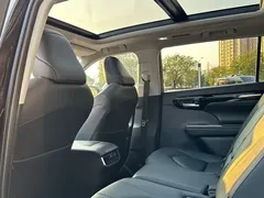 2022 Toyota Highlander Hybrid 2.5L 4WD Supreme 7, чёрный — фото 12