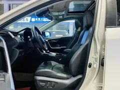 2021 Toyota Wildlander 2.0L CVT 2WD Luxury — фото 14