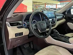 2022 Toyota Highlander Hybrid 2.5L 4WD Premium 7, чёрный — фото 7
