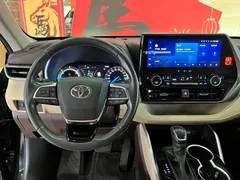 2022 Toyota Highlander Hybrid 2.5L 4WD Premium 7, чёрный — фото 10