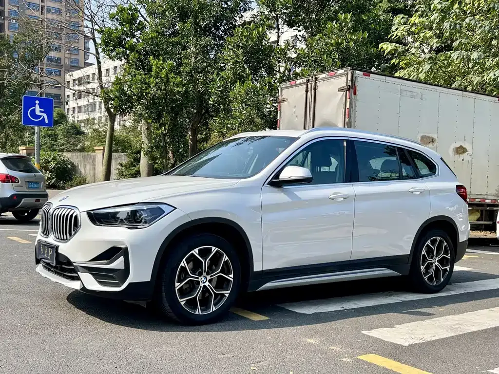 2022 BMW X1 sDrive20Li