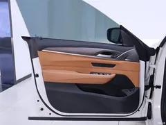 2021 BMW 6 Series GT modified 630i Luxury Design Package, белый — фото 18