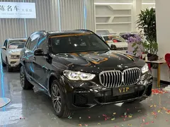 2022 BMW X5 30Li M, чёрный — фото 3