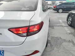 2020 Hyundai Elantra 1.6L AT GL, белый — фото 24