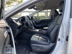 2022 Toyota Wildlander 2.0L CVT 4WD Luxury, белый — фото 20