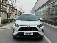 2021 Toyota RAV4 2.0L CVT 2WD, белый — фото 2