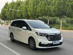 2022 Honda Odyssey 2.0L e:HEV, белый — фото 3