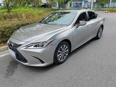 2022 Lexus ES 200 — фото 1