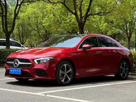 2023 Mercedes-Benz A-Class A 200 L Fashion
