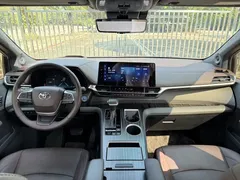 2023 Toyota Sienna 2.5L Hybrid Platinum, чёрный — фото 14