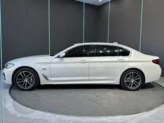 2022 BMW 5 Series 5 535Le Pioneer M, белый — фото 4