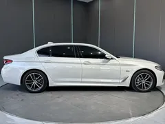 2022 BMW 5 Series 5 535Le Pioneer M, белый — фото 5