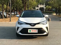 2021 Toyota C-HR 2.0L Luxury, белый — фото 2