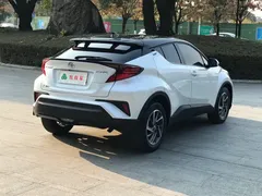 2021 Toyota C-HR 2.0L Luxury, белый — фото 6