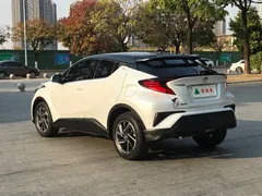 2021 Toyota C-HR 2.0L Luxury, белый — фото 7