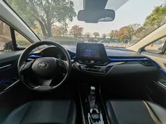 2021 Toyota C-HR 2.0L Luxury, белый — фото 16