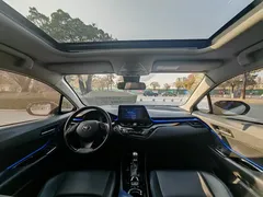 2021 Toyota C-HR 2.0L Luxury, белый — фото 17