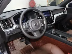 2022 Volvo XC60 B5 4WD Zhiyi Luxury, синий — фото 10
