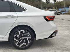 2023 Volkswagen Sagitar 300TSI DSG, белый — фото 6