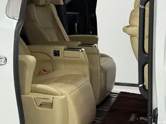 2021 Toyota Alphard Hybrid 2.5L Luxury, чёрный — фото 7