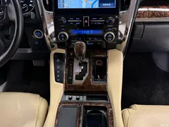 2021 Toyota Alphard Hybrid 2.5L Luxury, чёрный — фото 14