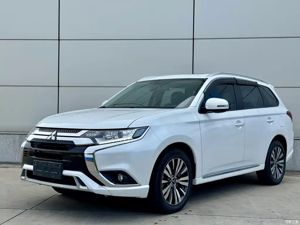 2021 Mitsubishi Outlander modified to 2.0L 2WD, enjoy 5 seats