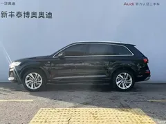 2023 Audi Q7 45 TFSI quattro S line sporty, чёрный — фото 3