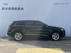 2023 Audi Q7 45 TFSI quattro S line sporty, чёрный — фото 4