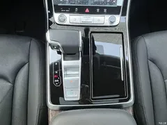 2023 Audi Q7 45 TFSI quattro S line sporty, чёрный — фото 10