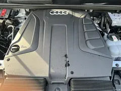 2023 Audi Q7 45 TFSI quattro S line sporty, чёрный — фото 12