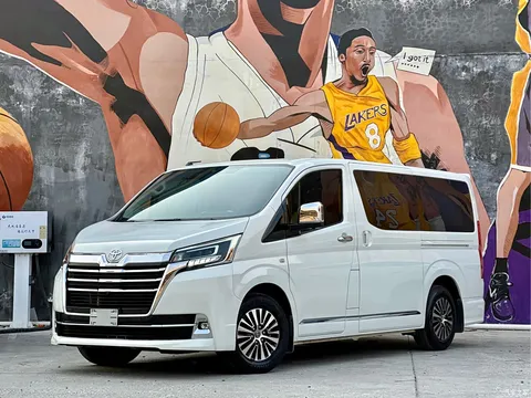 Toyota Granvia 2023