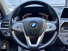 2021 BMW 7 Series 730Li, чёрный — фото 13