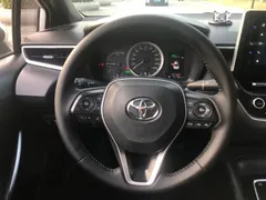 2021 Toyota Levin Hybrid 1.8H E-CVT Luxury, белый — фото 17