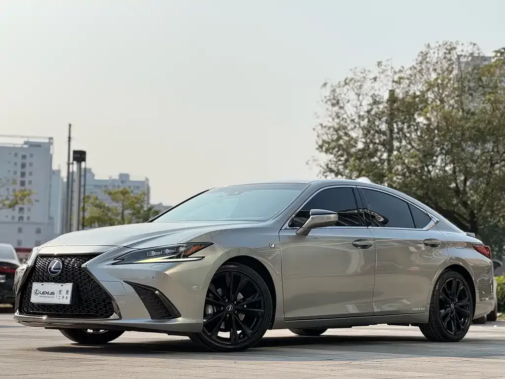 2021 Lexus ES 300h F SPORT
