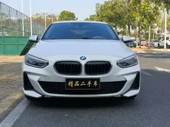 2021 BMW 1 Series 1 120i M, белый — фото 2