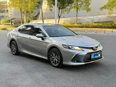 2021 Toyota Camry 2.5G Luxury — фото 3