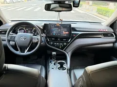 2021 Toyota Camry 2.5G Luxury — фото 8