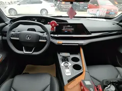 2022 Changan UNI-V 1.5T Premium — фото 12