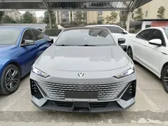 2022 Changan UNI-V 1.5T Premium — фото 19